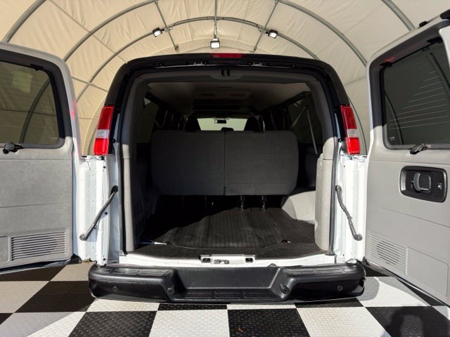 Used 2023 Chevrolet Express 3500 LS RWD image 4