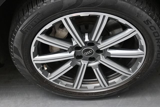 Used 2023 Audi Q7 2.0T Premium Plus w/ Premium Plus Package AWD/4WD image 32