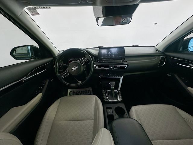 Used 2021 Kia Seltos SX w/ SX Sunroof Package image 24