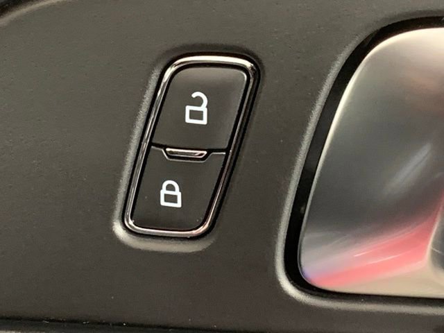 Used 2025 Ford Mustang Premium image 33