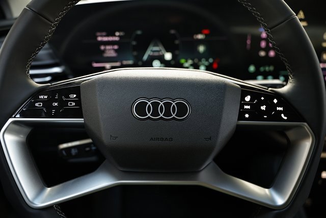 New 2025 Audi Q5 Premium Plus image 32