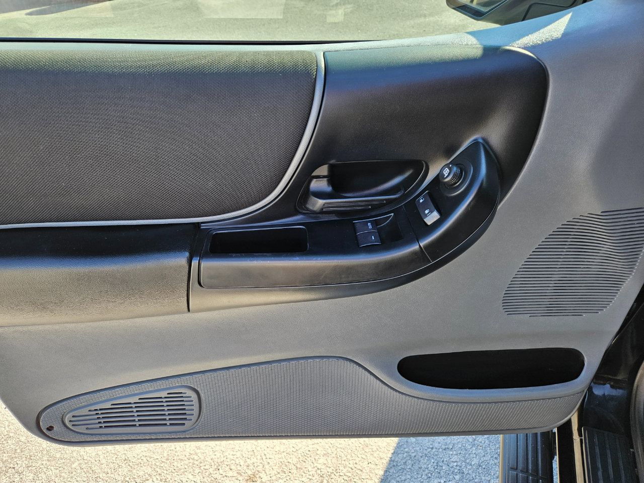 Used 2011 Ford Ranger XLT image 12