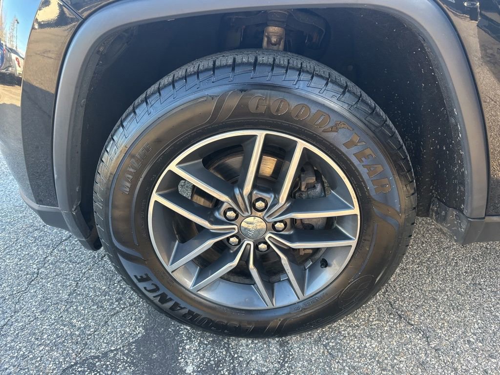 Used 2017 Jeep Grand Cherokee Limited image 33