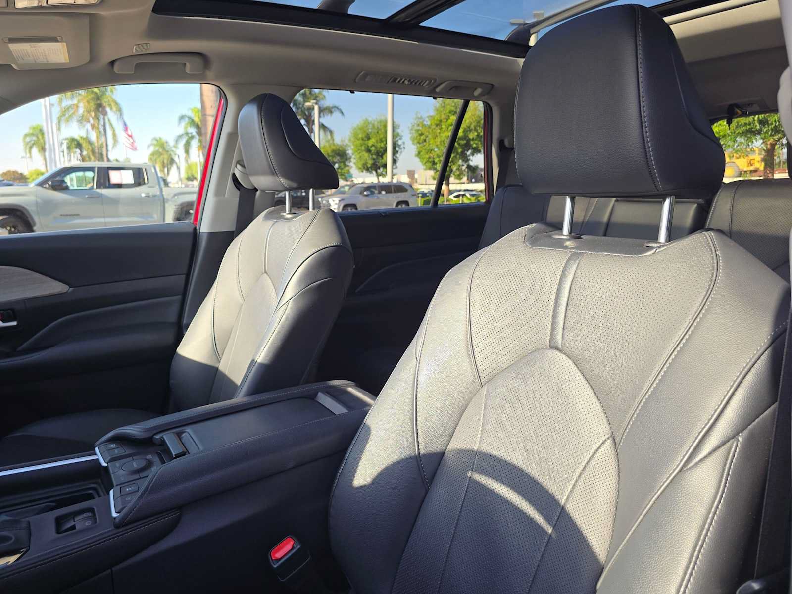Certified 2026 Toyota Grand Highlander AWD image 24