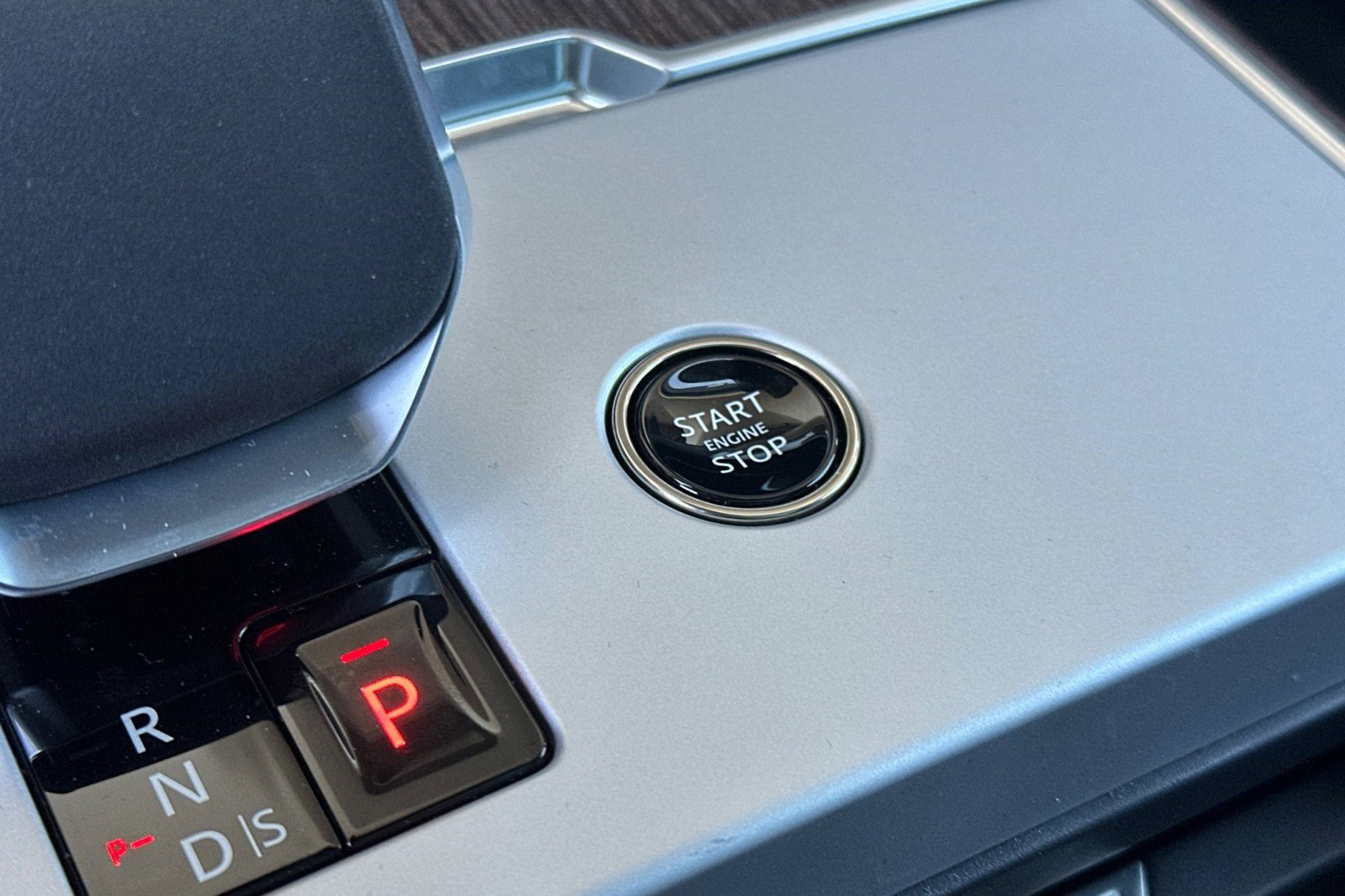 New 2026 Land Rover Range Rover Long Wheelbase SE image 26