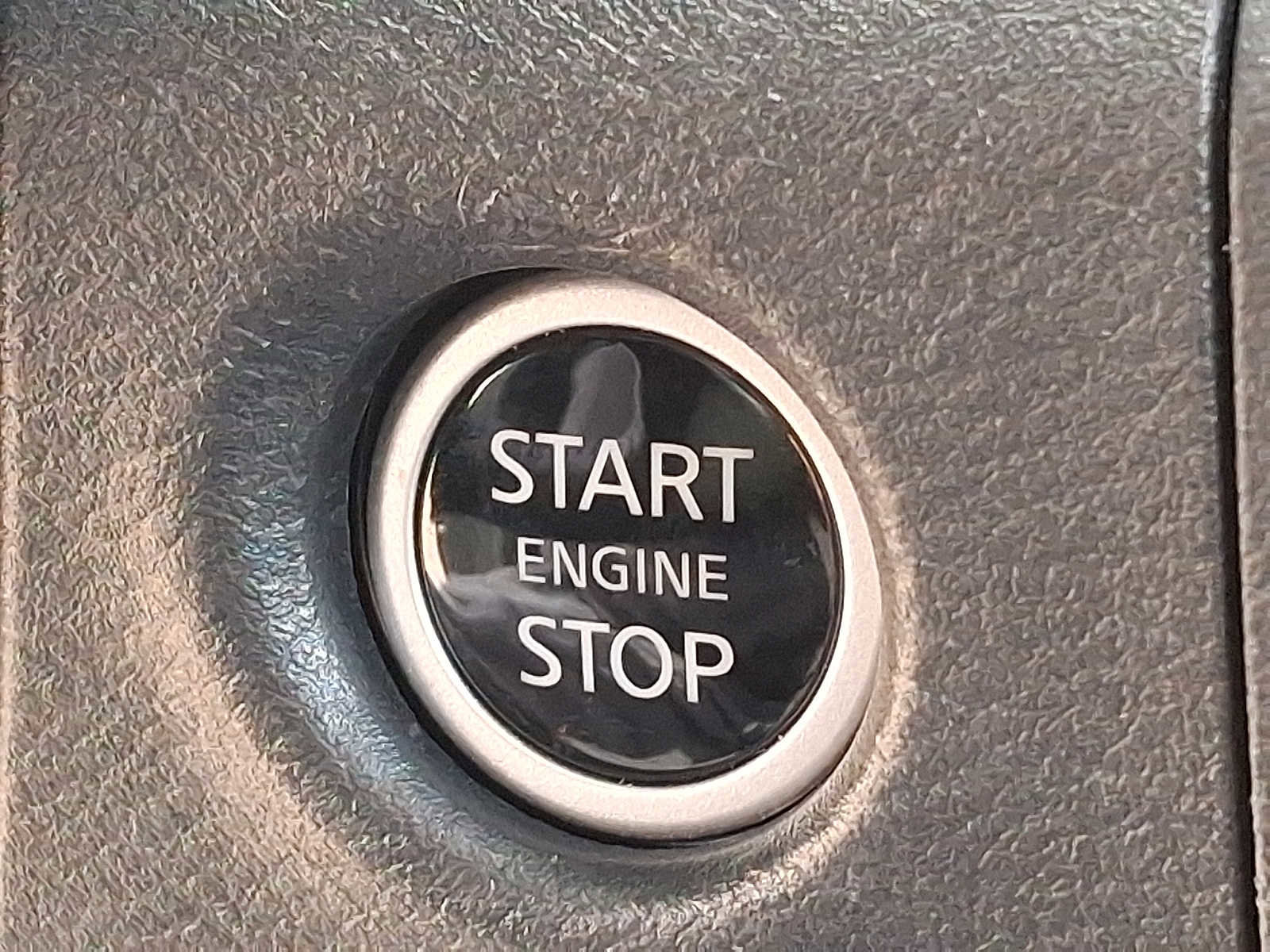 Used 2025 Nissan Frontier SV w/ SV Convenience Package image 23