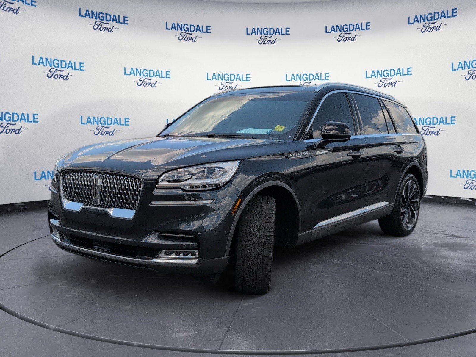 Used 2021 Lincoln Aviator Reserve w/ Equipment Group 202A AWD/4WD image 11