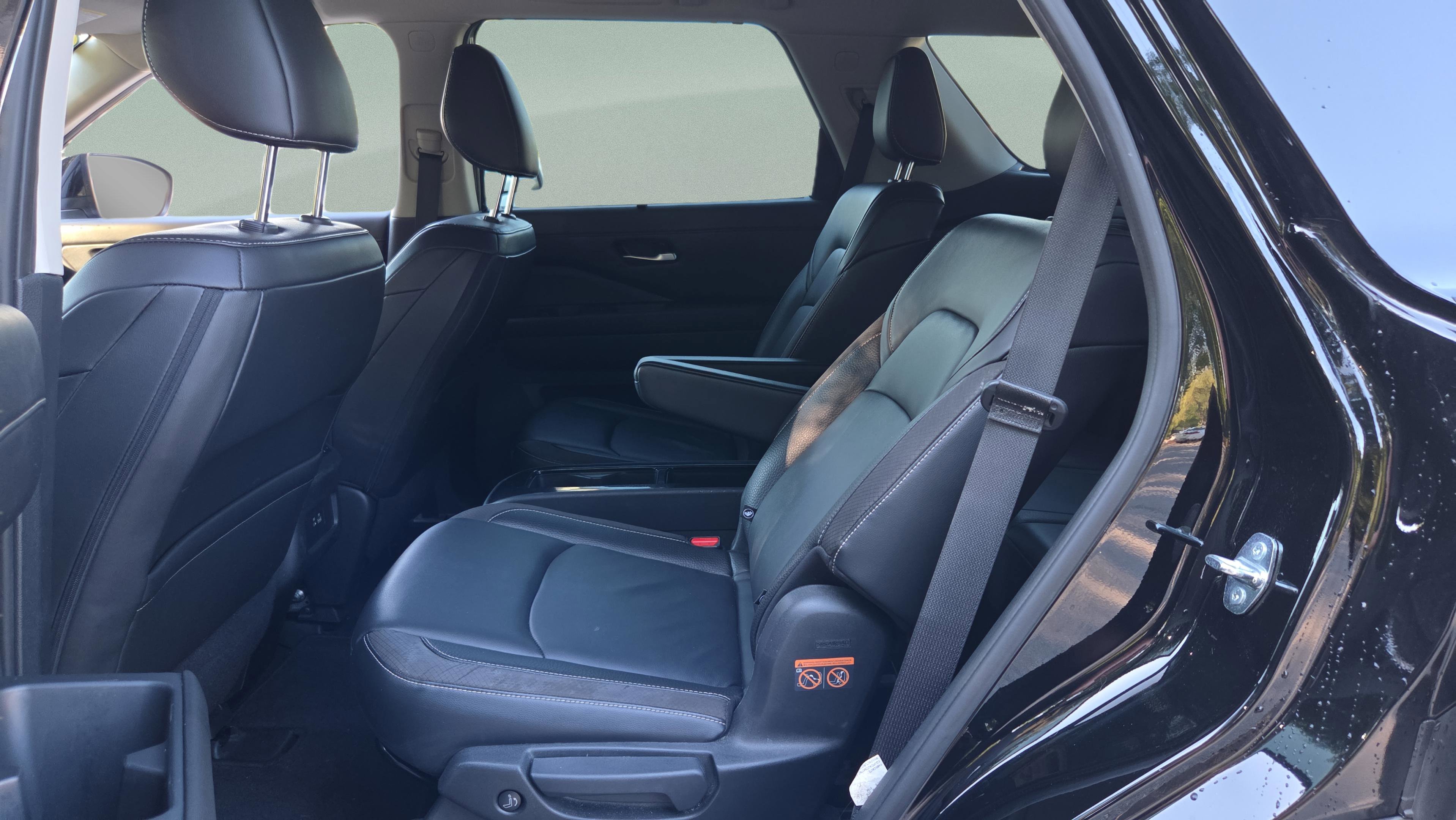 Used 2023 Nissan Pathfinder SL w/ SL Premium Package FWD image 10