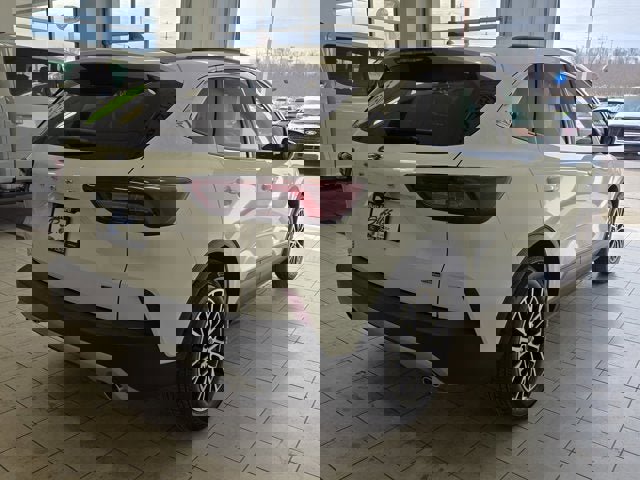 Used 2023 Ford Escape SE image 10