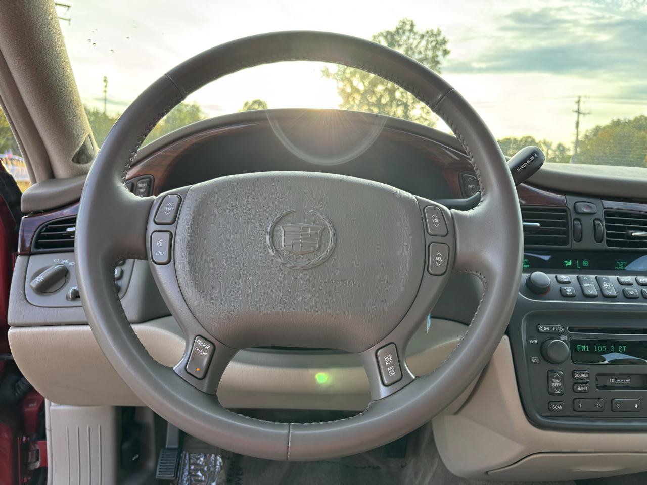 Used 2003 Cadillac De Ville w/ Comfort & Convenience Package FWD image 19