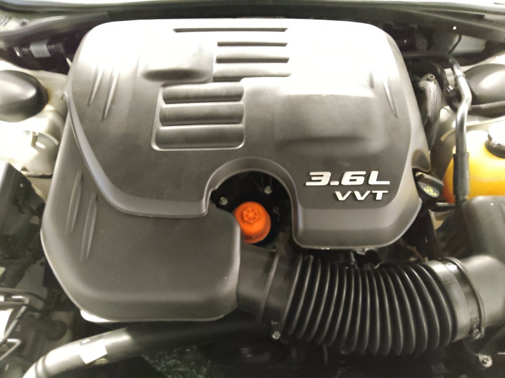 Used 2016 Dodge Challenger SXT RWD image 30