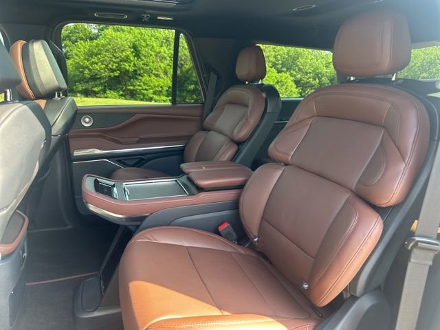 Used 2026 Lincoln Navigator Reserve AWD/4WD image 26