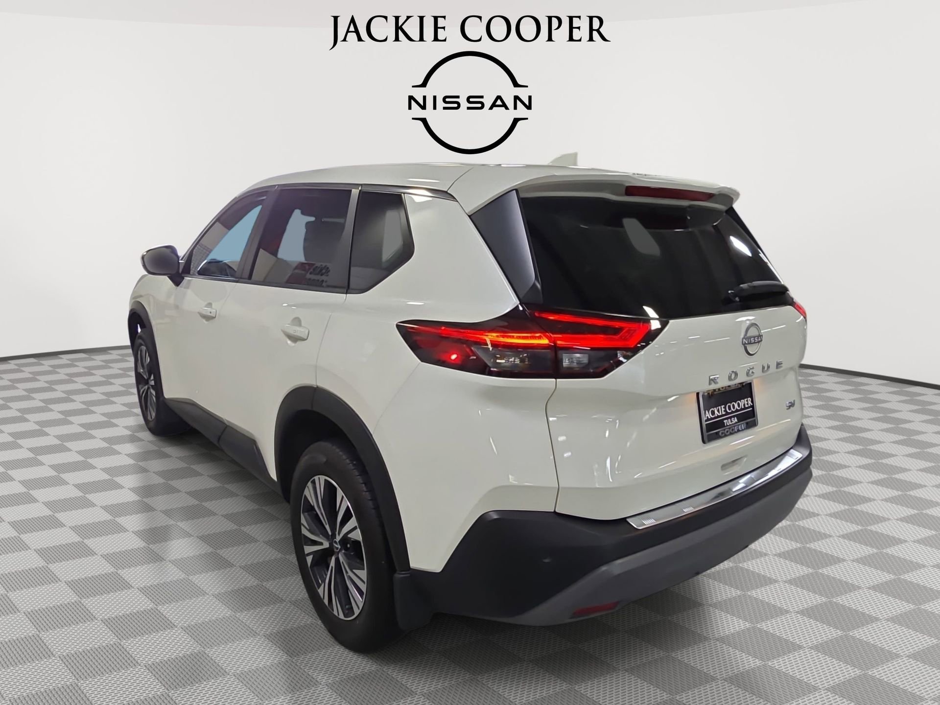 Used 2022 Nissan Rogue SV FWD image 7
