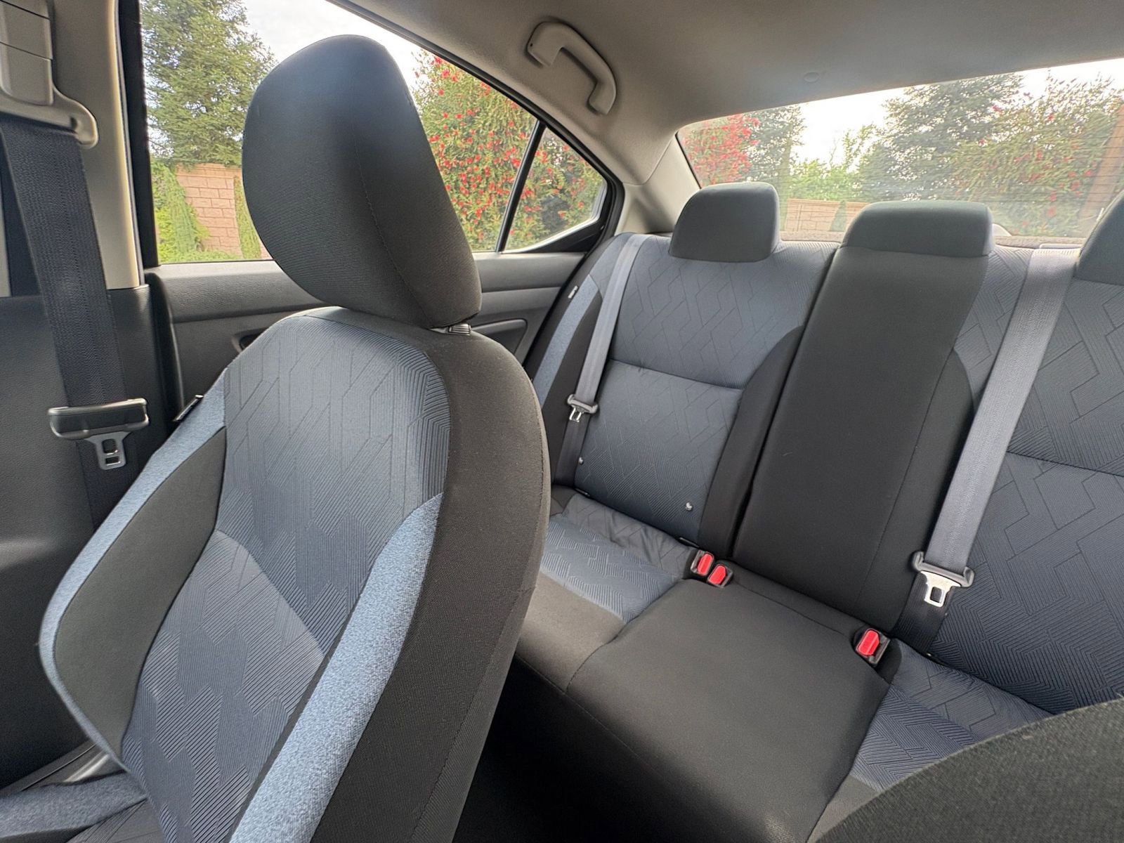 Used 2025 Nissan Versa SV w/ Trunk Package image 37