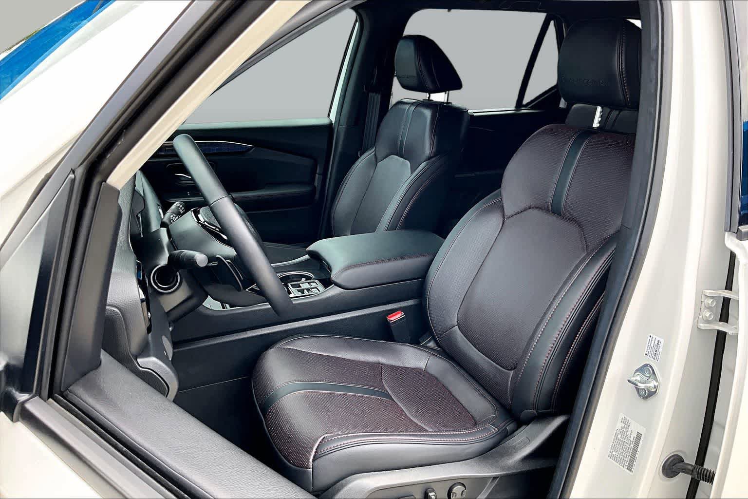 Used 2025 Honda Pilot Black Edition image 8