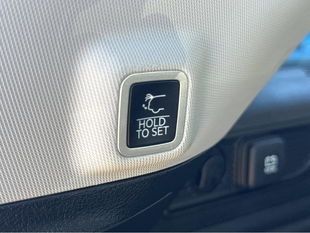 Used 2023 Jeep Grand Cherokee 4WD 4xe image 41