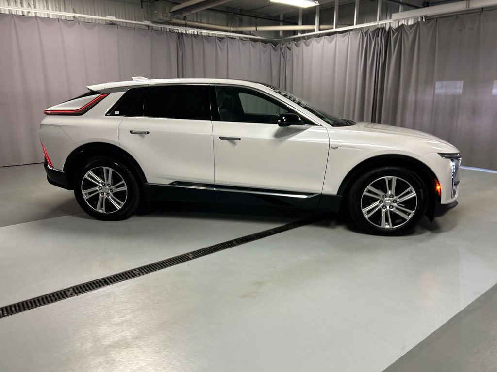 Used 2024 Cadillac Lyriq Tech image 8