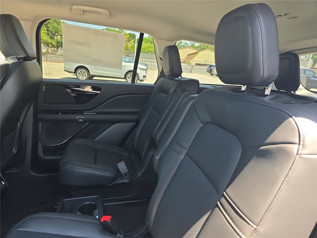 New 2026 Lincoln Aviator 2WD image 12