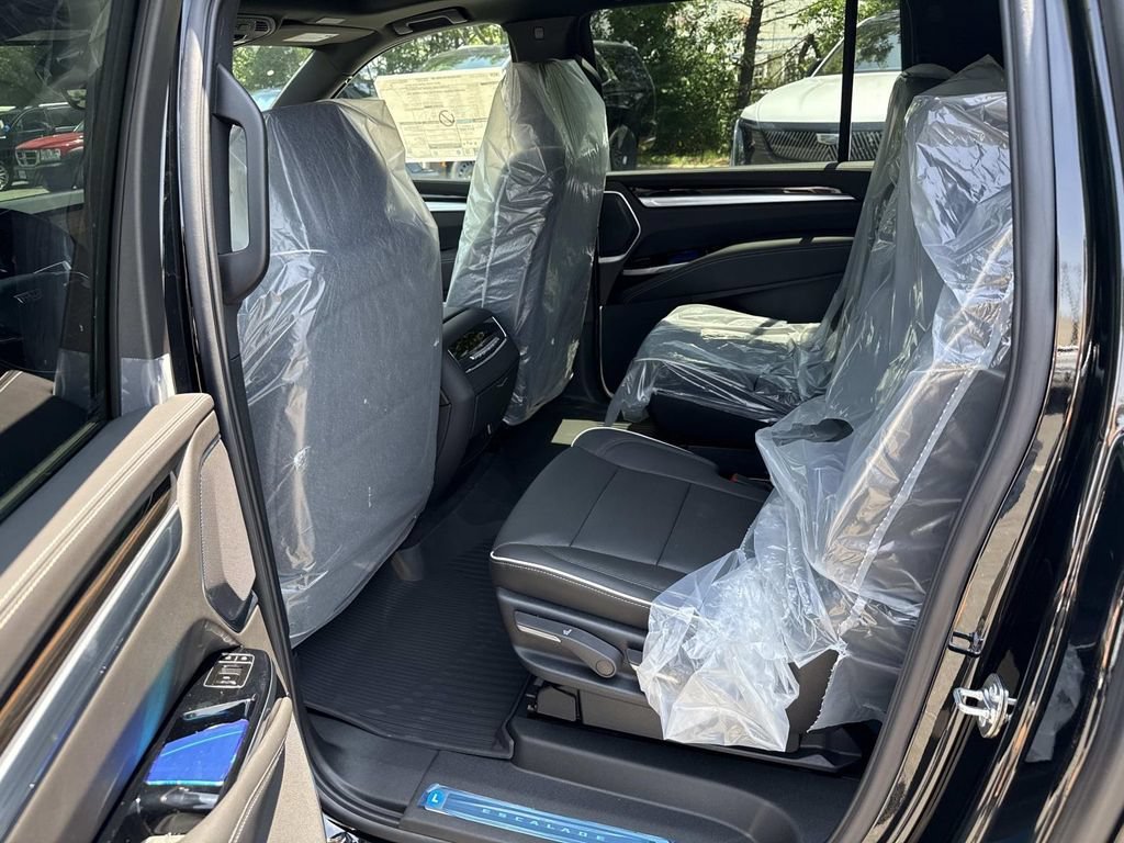 New 2026 Cadillac Escalade ESV Luxury w/ Touring Package AWD/4WD image 9