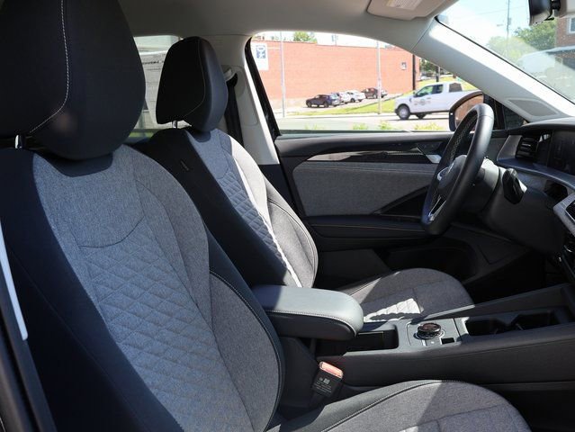 Used 2025 Volkswagen Tiguan S AWD/4WD image 8