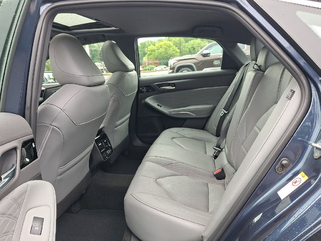 Used 2019 Toyota Avalon Limited w/ Advanced Safety Package FWD image 27