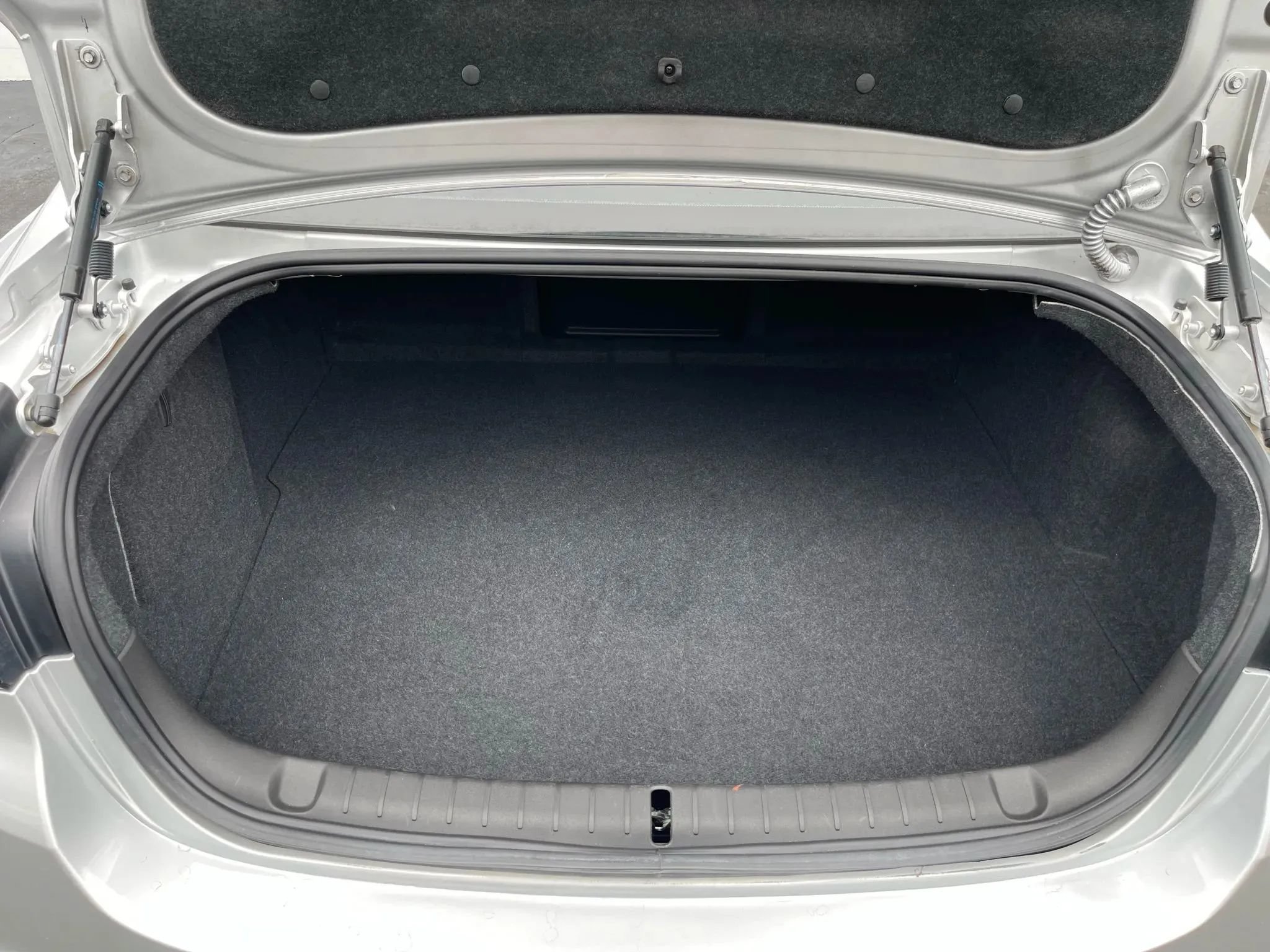 Used 2017 Chevrolet SS RWD image 15