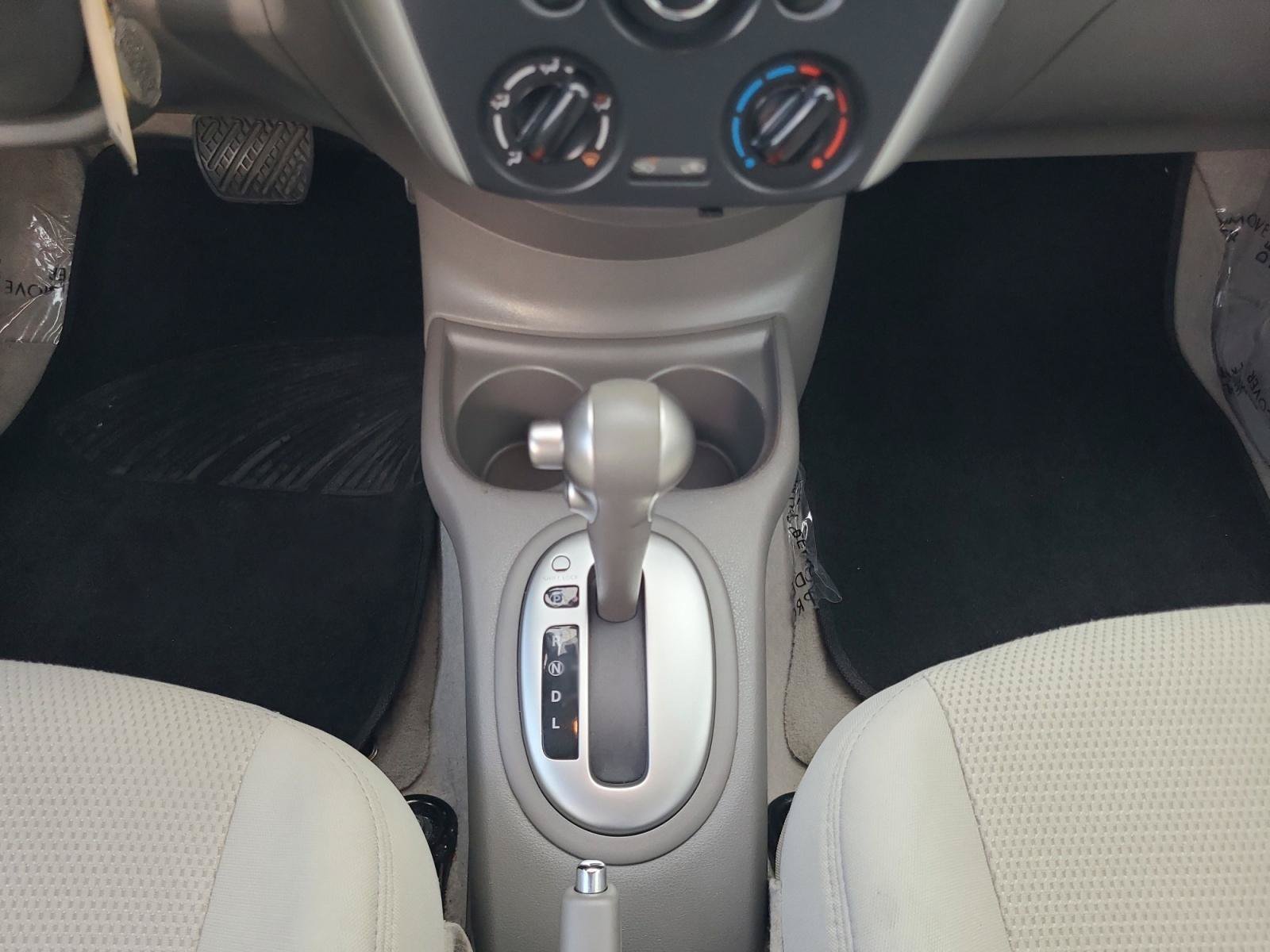 Used 2016 Nissan Versa SV w/ SV Appearance Package FWD image 15