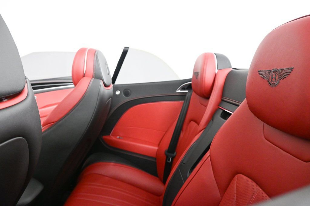Used 2021 Bentley Continental GT V8 image 18