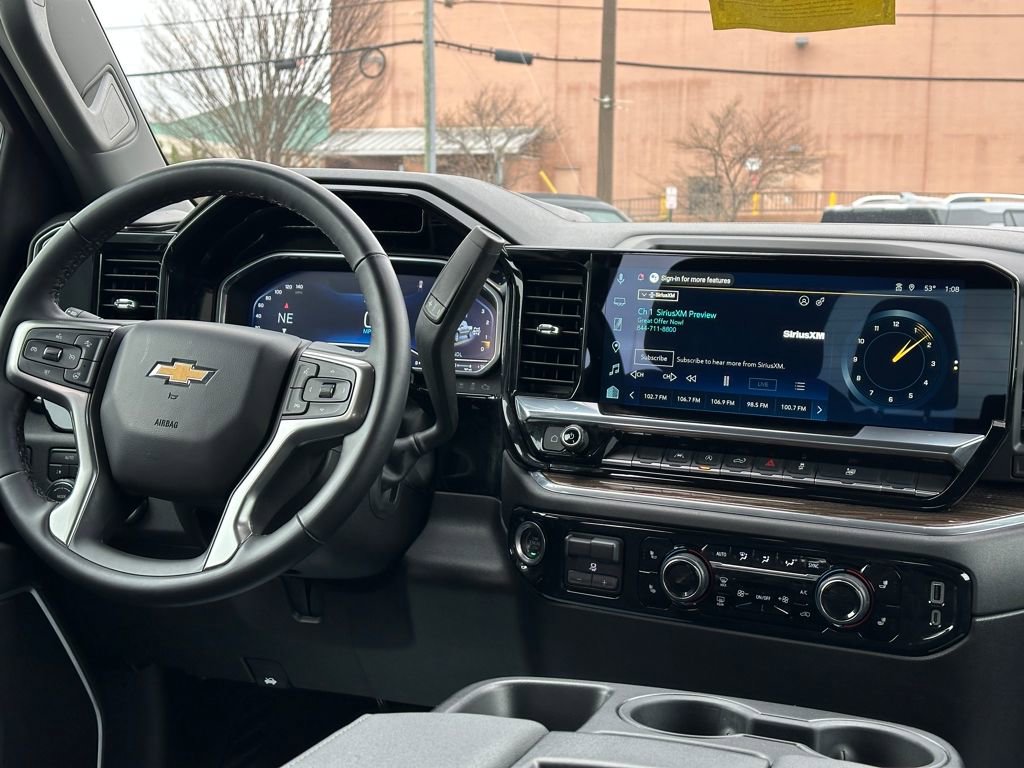 Used 2025 Chevrolet Silverado 1500 LT AWD/4WD image 13
