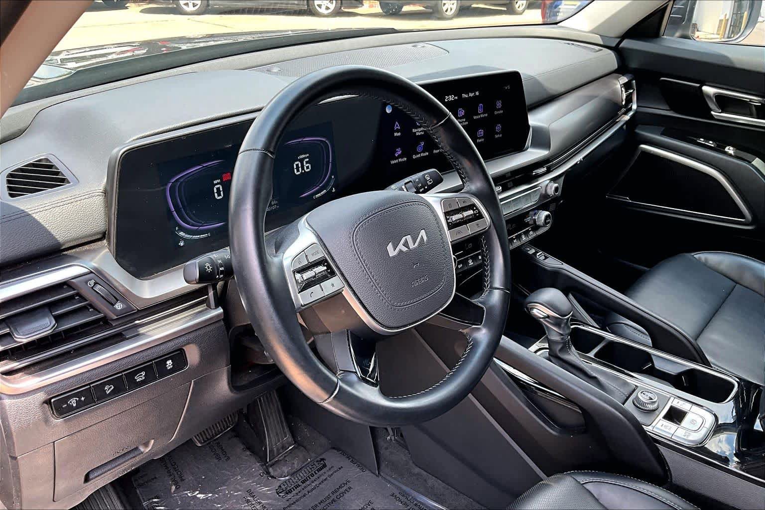 Used 2025 Kia Telluride S FWD image 17