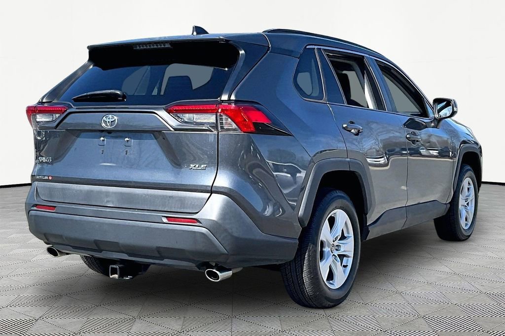 Used 2020 Toyota RAV4 XLE image 6