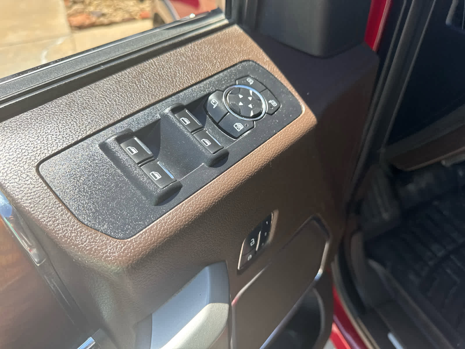 Used 2017 Ford F150 King Ranch w/ Equipment Group 601A Luxury AWD/4WD image 15
