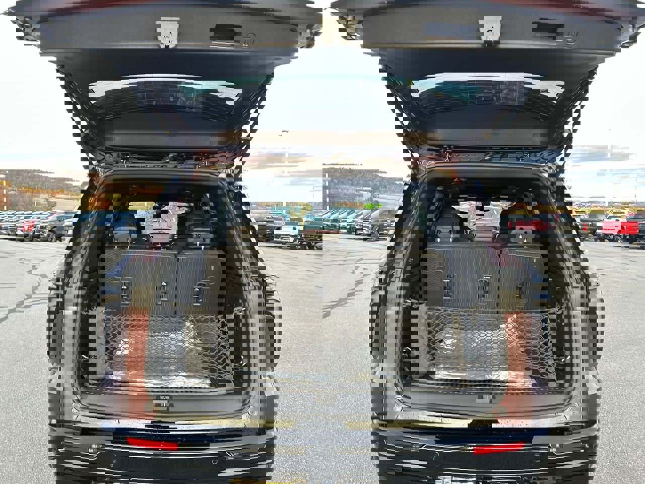 New 2026 Chevrolet Traverse RS w/ LPO, Floor Liner Package image 19