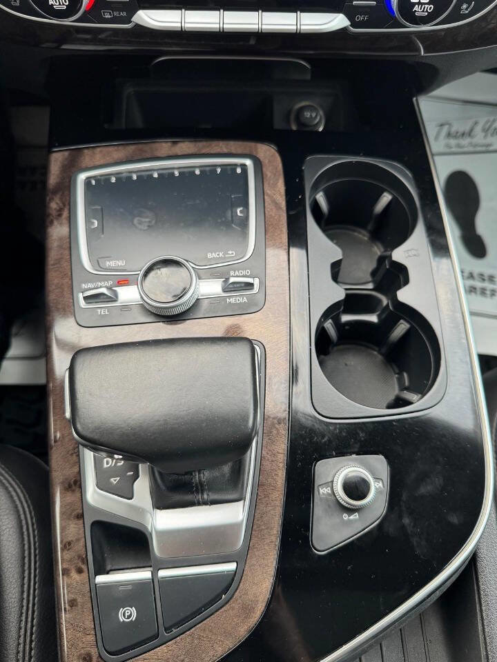 Used 2017 Audi Q7 3.0T Prestige image 24