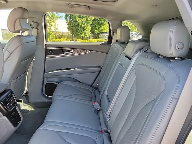 Used 2019 Lincoln Nautilus Reserve image 11