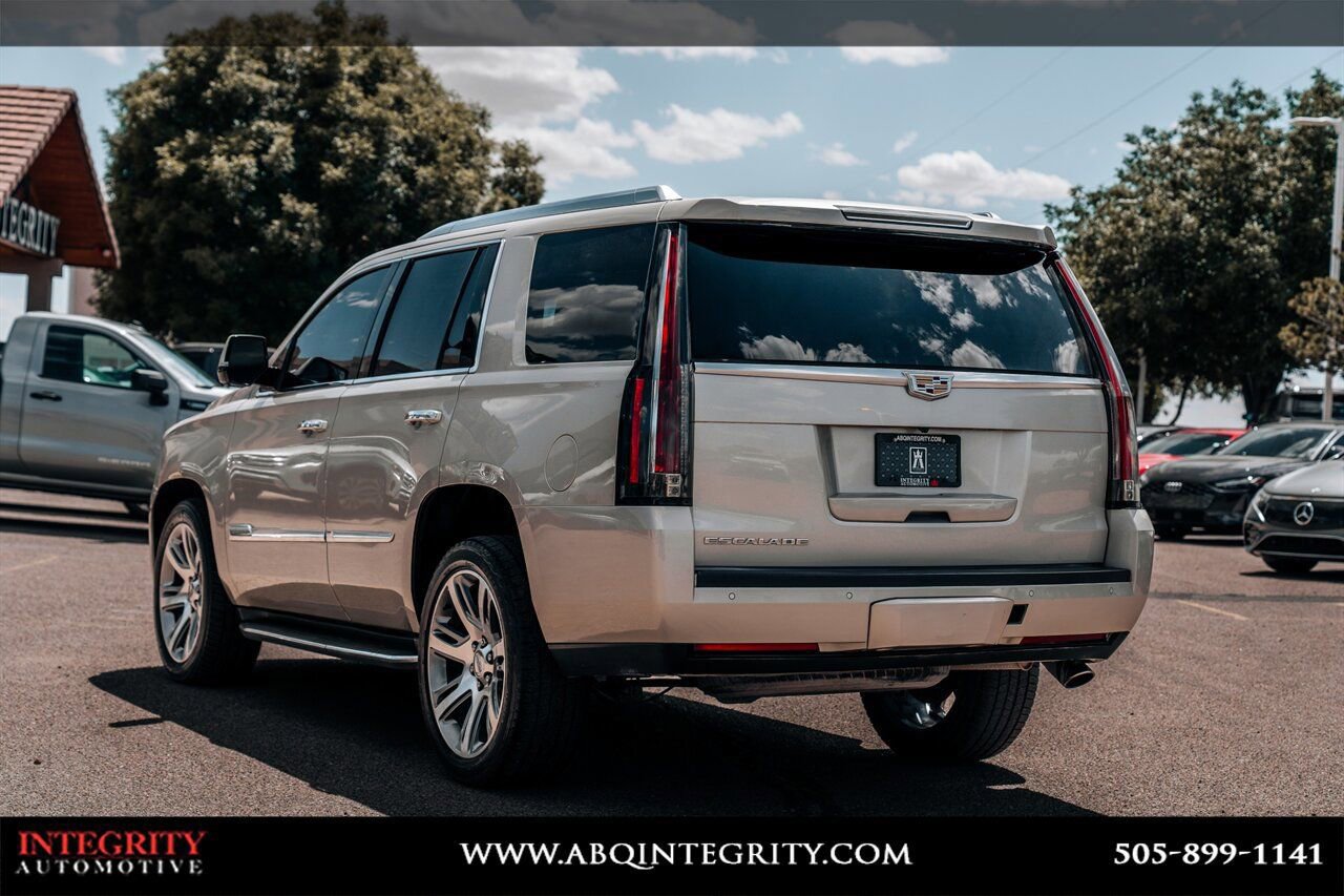 Used 2016 Cadillac Escalade Luxury AWD/4WD image 5