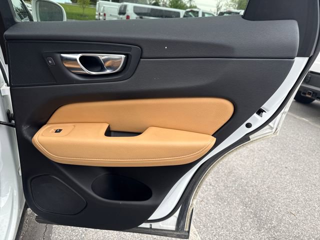 Used 2020 Volvo XC60 T5 Inscription AWD/4WD image 16