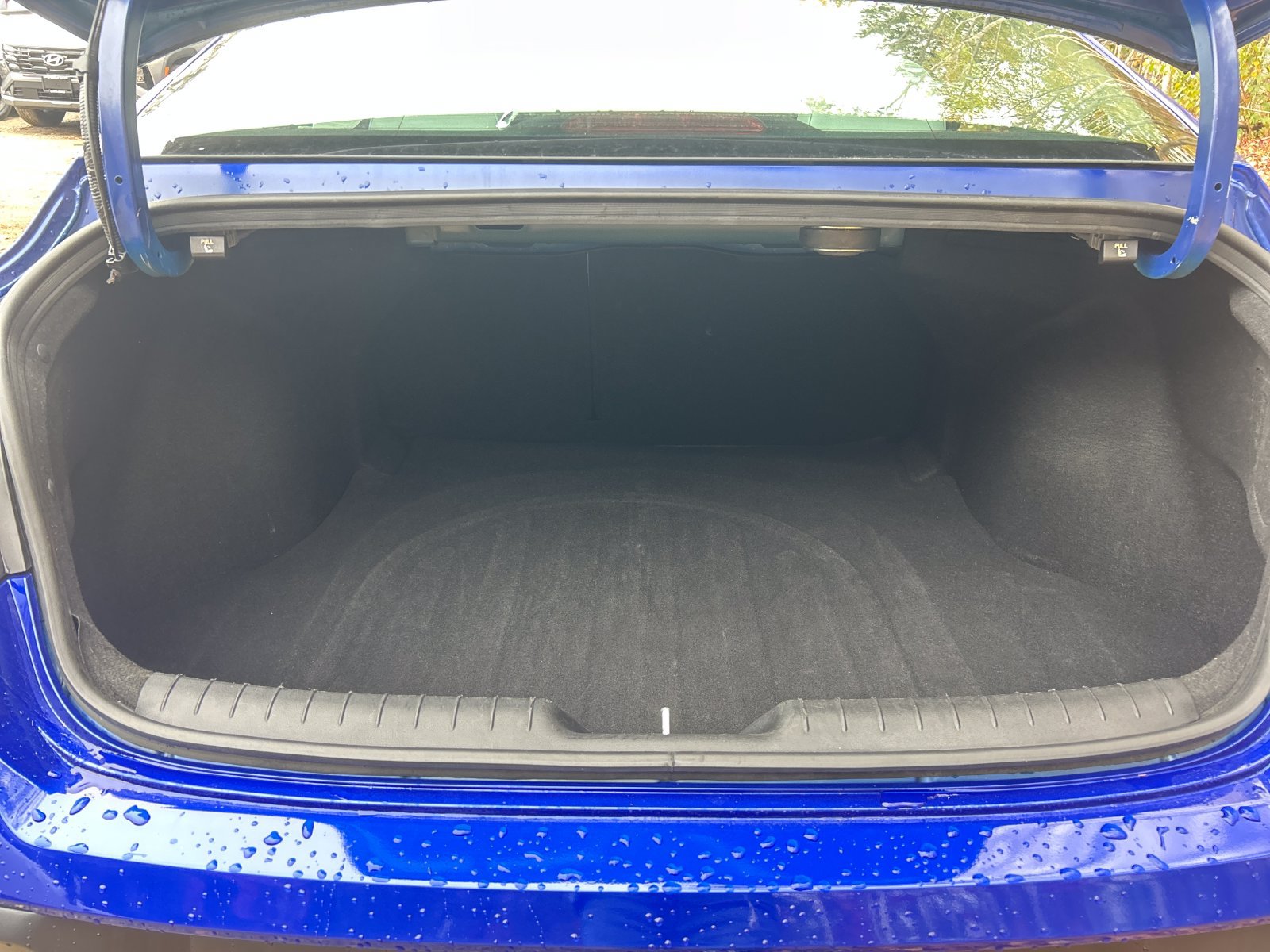 Used 2025 Hyundai Elantra Limited FWD image 22