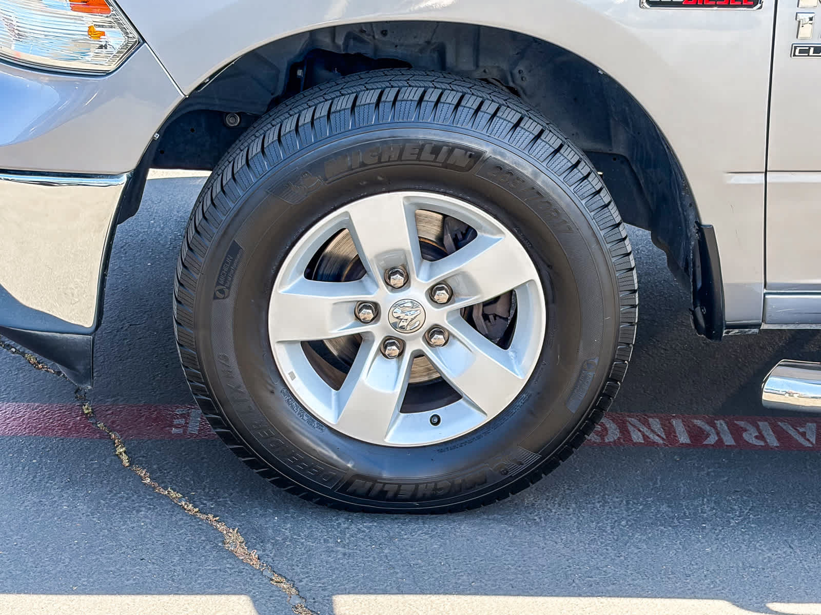 Used 2019 RAM 1500 Tradesman w/ Chrome Appearance Group RWD image 9