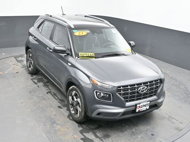 Used 2023 Hyundai Venue Limited image 13
