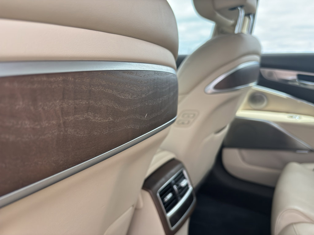 Used 2019 Kia K900 Luxury image 30