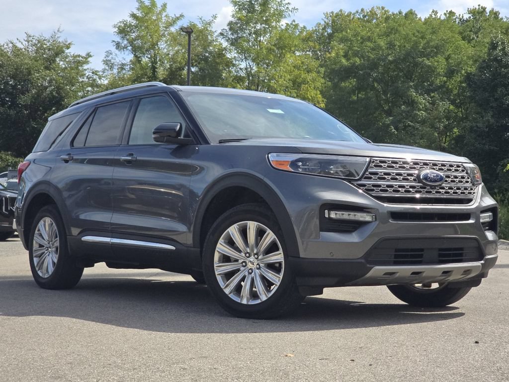 Used 2022 Ford Explorer Limited w/ Equipment Group 301A AWD/4WD image 2