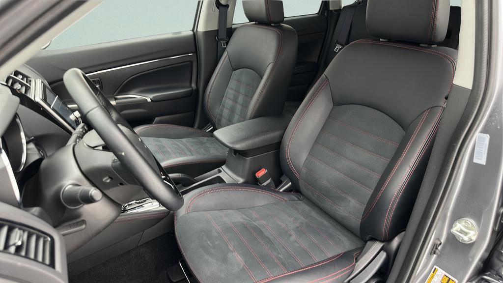 Used 2025 Mitsubishi Outlander Sport SE AWD/4WD image 15