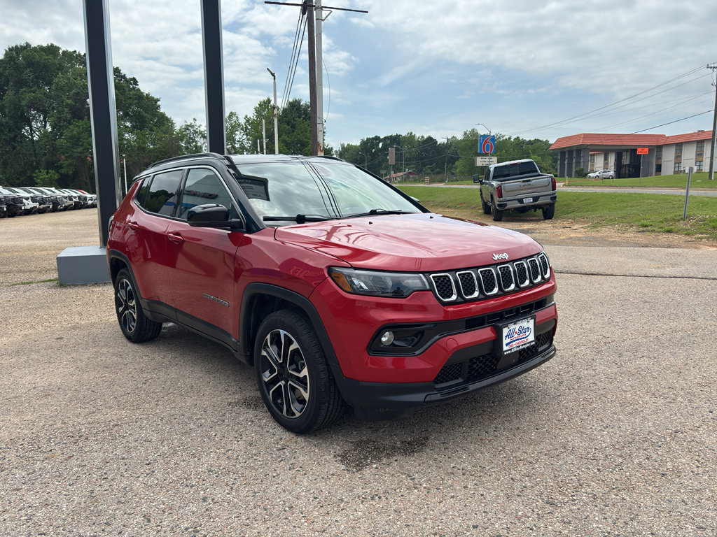 Used 2024 Jeep Compass Limited AWD/4WD image 30