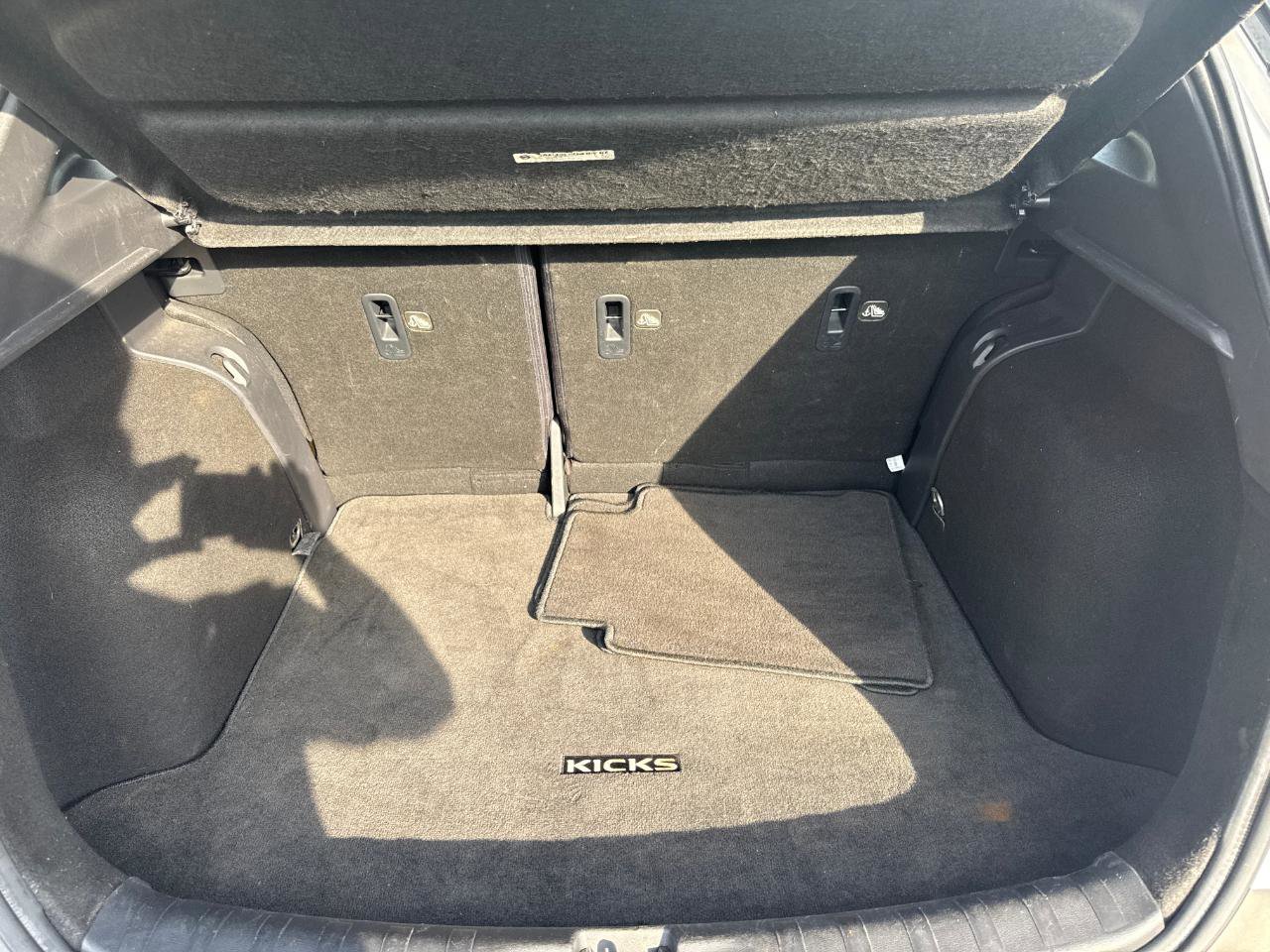 Used 2020 Nissan Kicks SV image 11