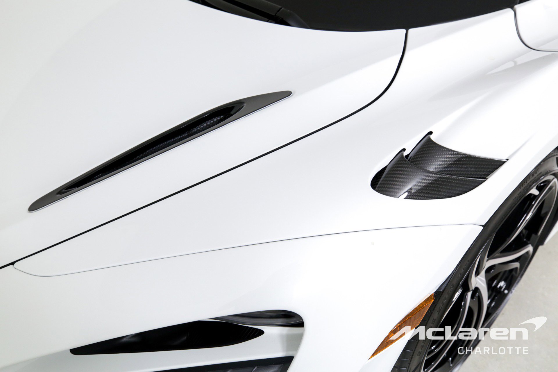 Used 2024 McLaren 750S image 32