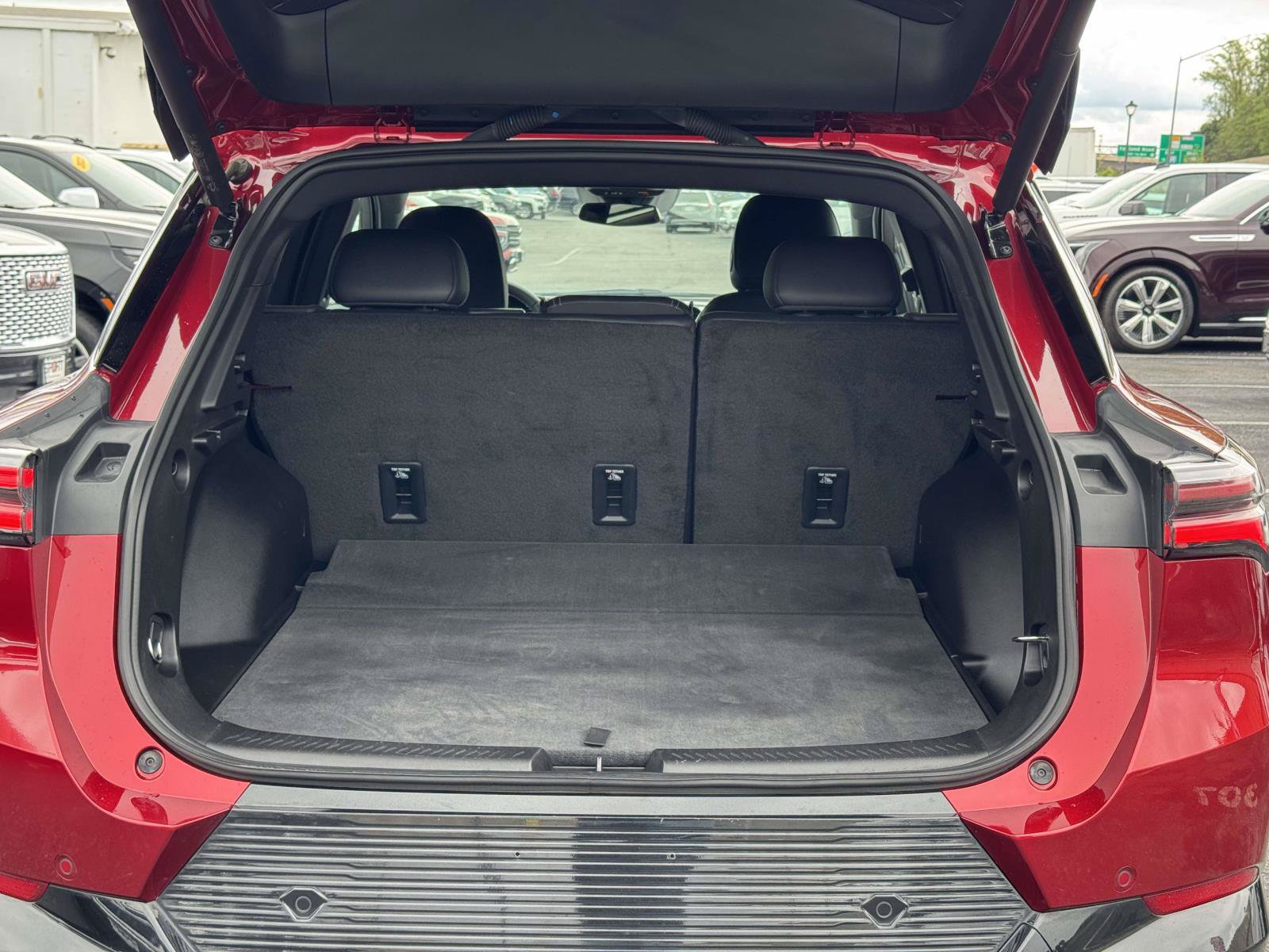 Used 2024 Chevrolet Equinox EV LT AWD/4WD image 16