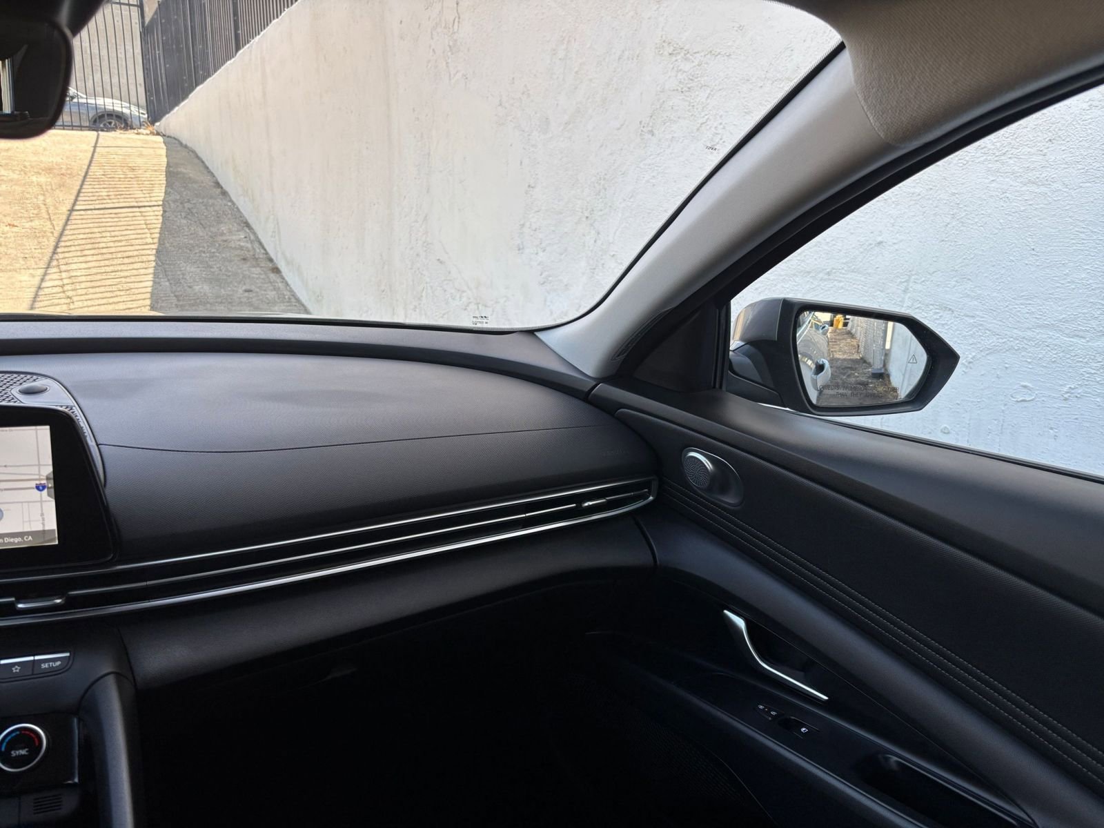 Used 2025 Hyundai Elantra SEL FWD image 36