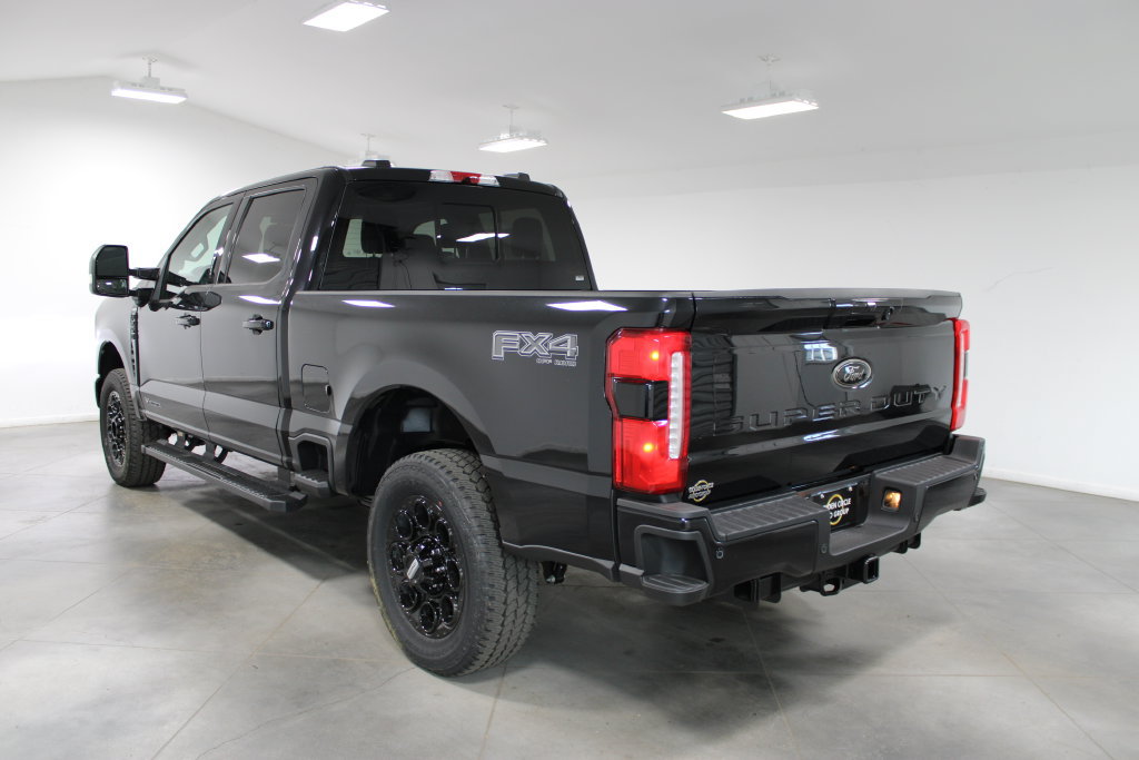New 2026 Ford F250 Lariat w/ Black Appearance Package AWD/4WD image 6