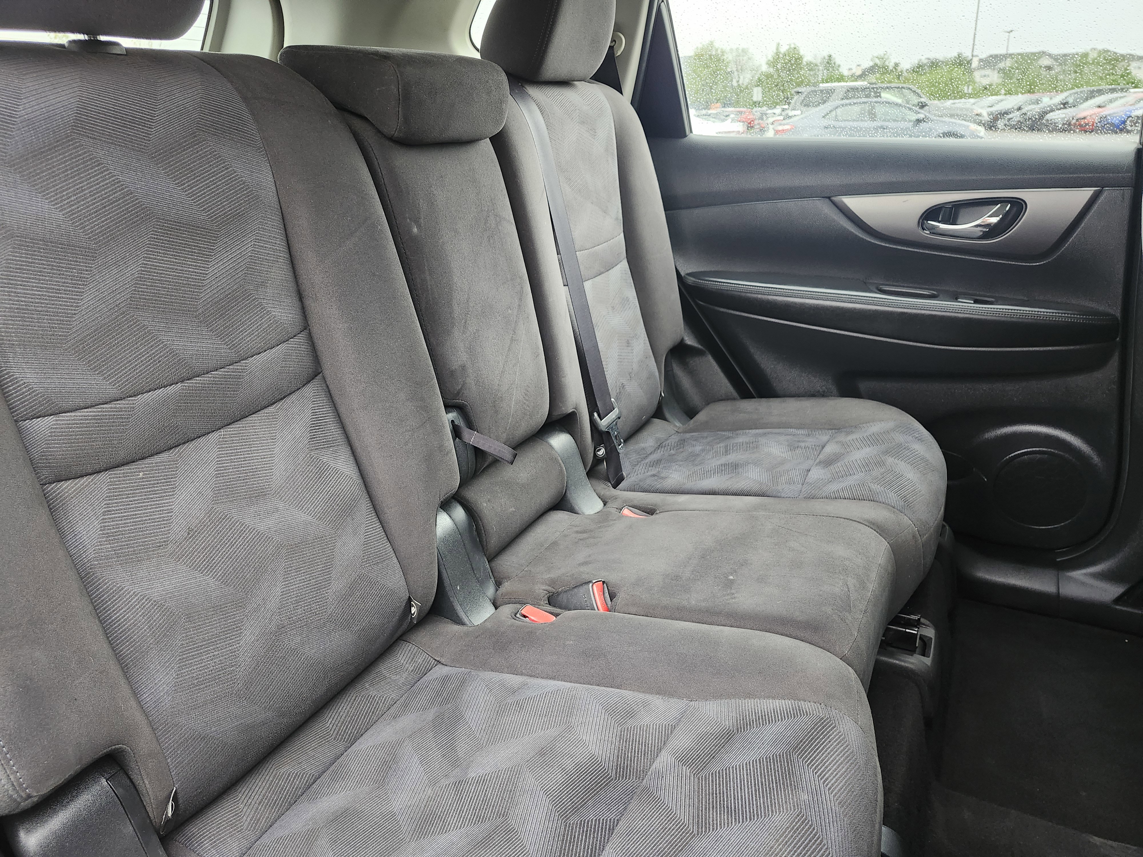 Used 2015 Nissan Rogue S AWD/4WD image 18
